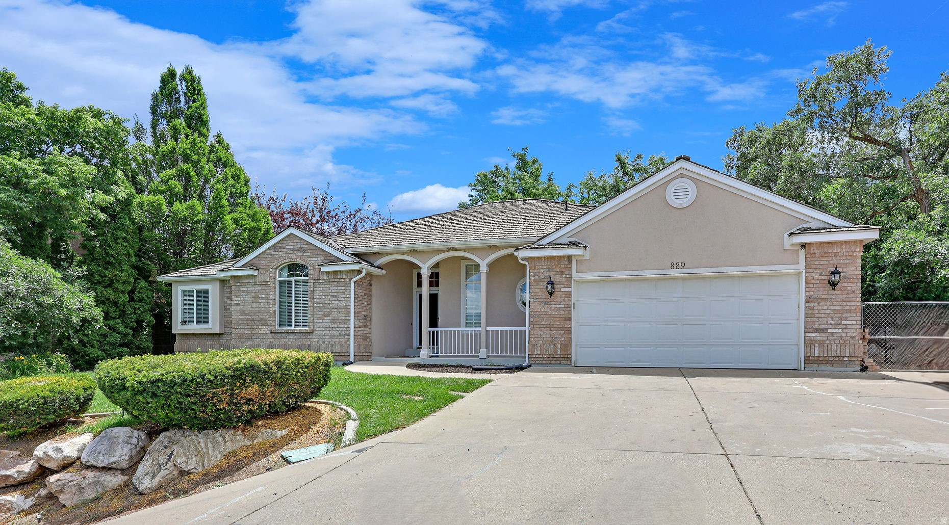 889 E BEN LOMOND AVE, South Ogden, UT 84403 — photo 1