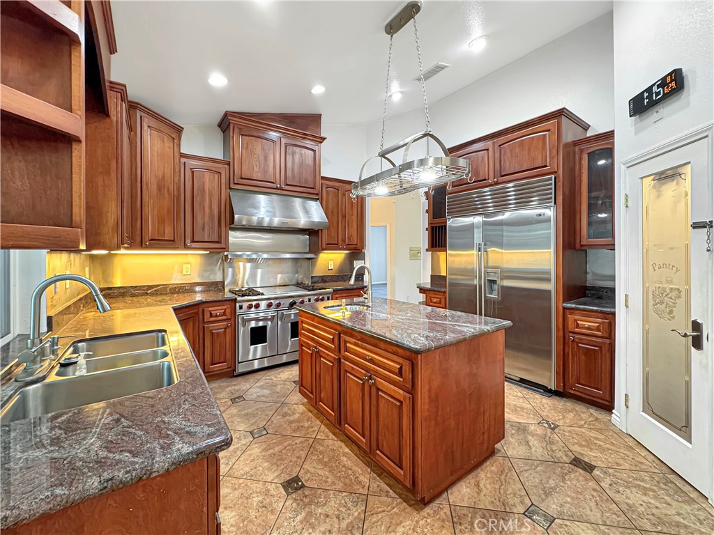 875 Clark, Riverside, CA 92501 — photo 1