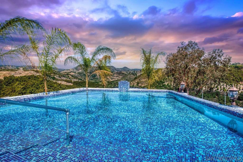 45050 Camaron RD, Temecula, CA 92590 — photo 1