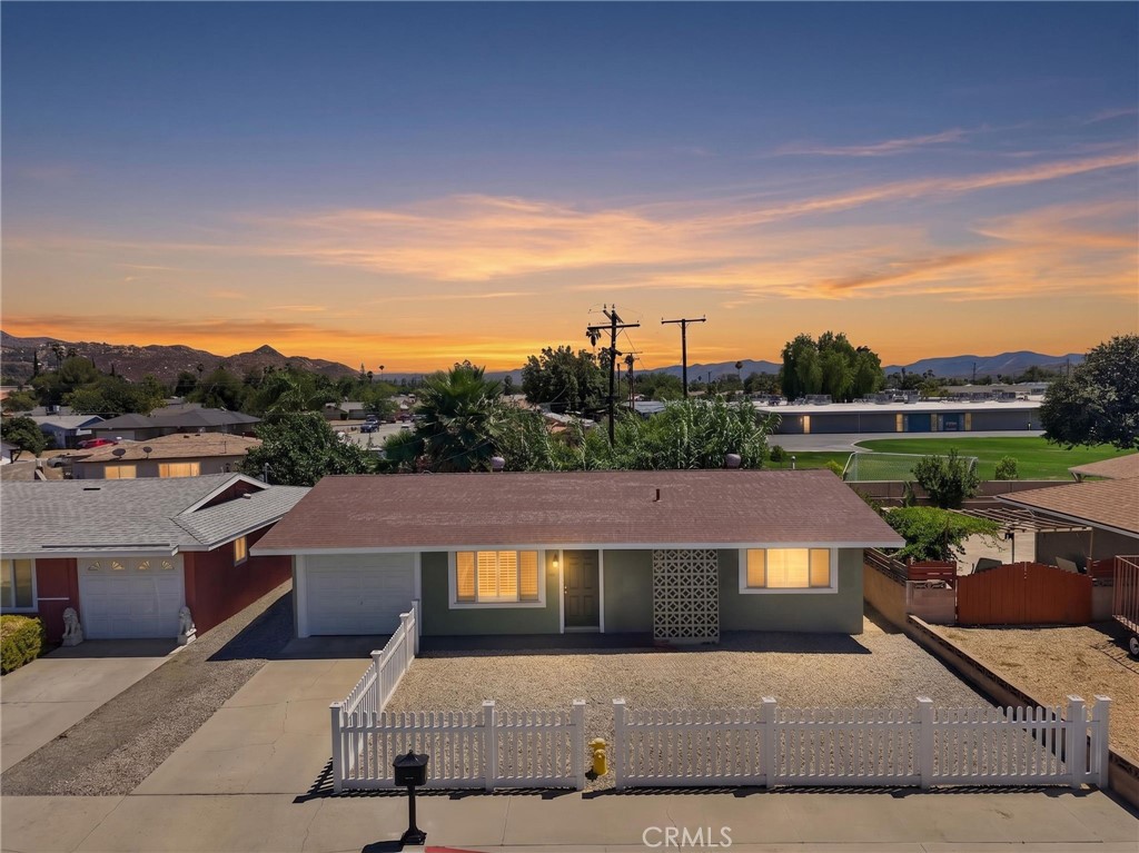 291 Mary, Hemet, CA 92543 — photo 1