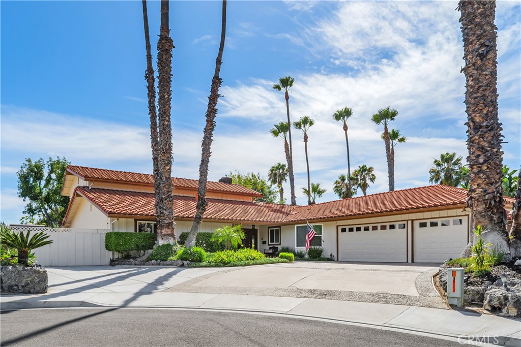 6125 Clarendon Court, Riverside, CA 92506 — photo 1