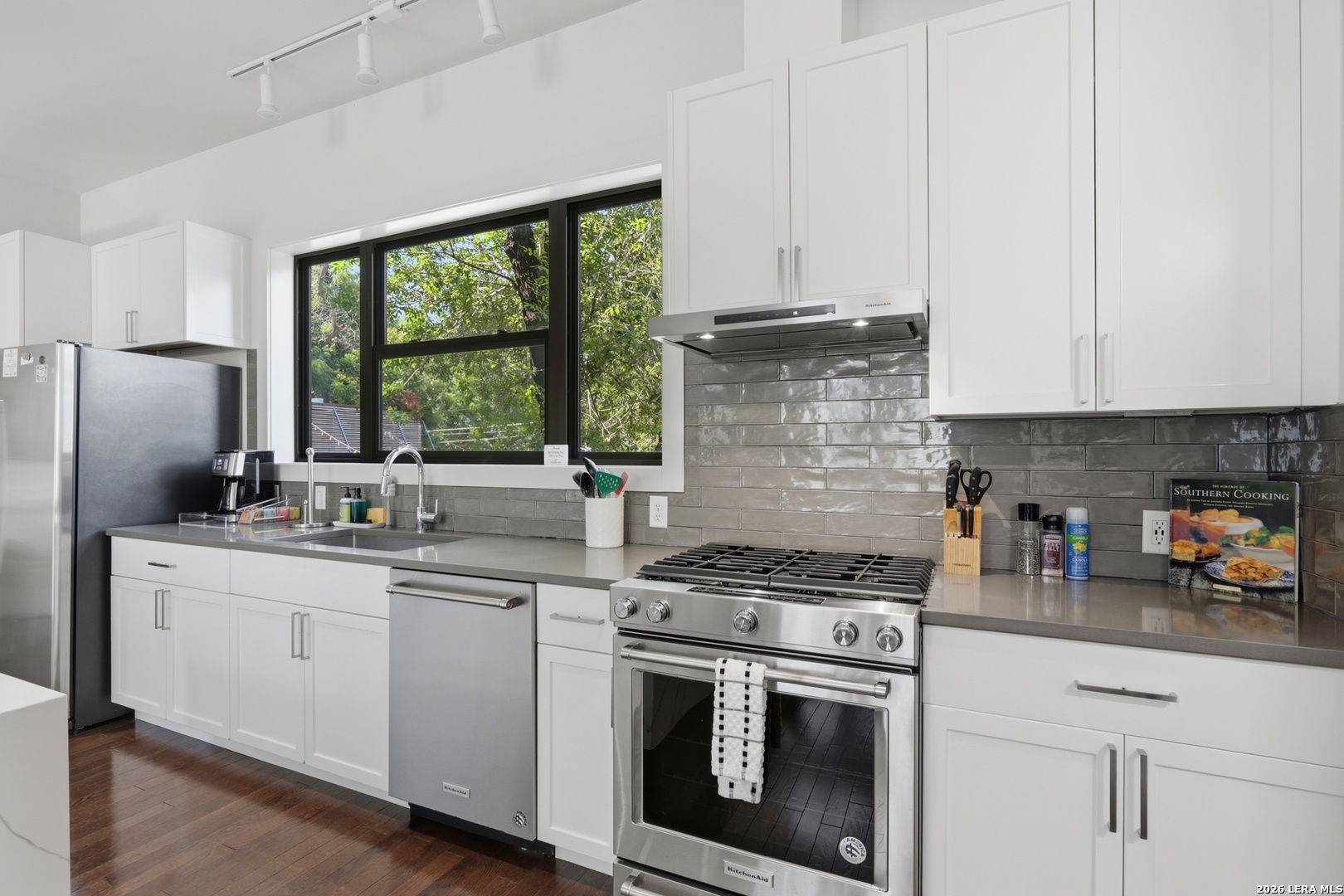 318 Grayson St, ,  78212 — photo 1