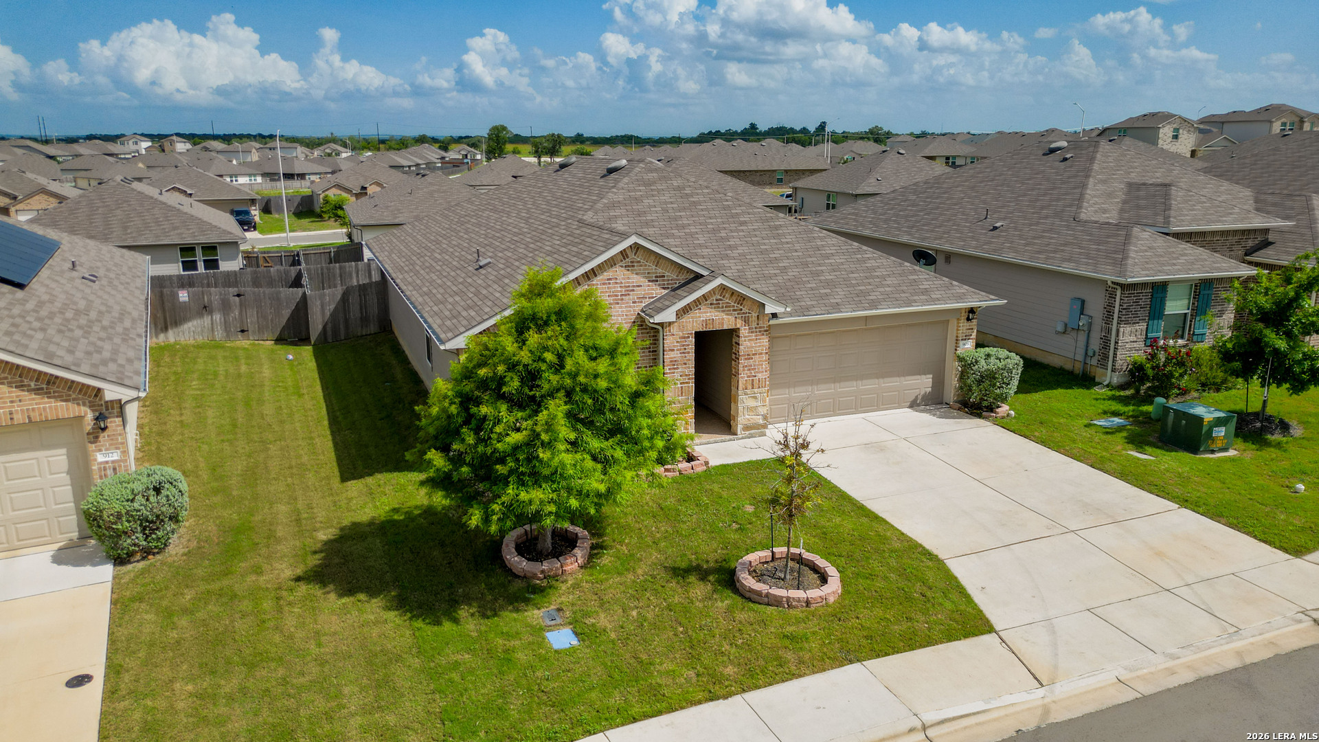 908 PRONGHORN TRL, Seguin, TX 78155 — photo 1