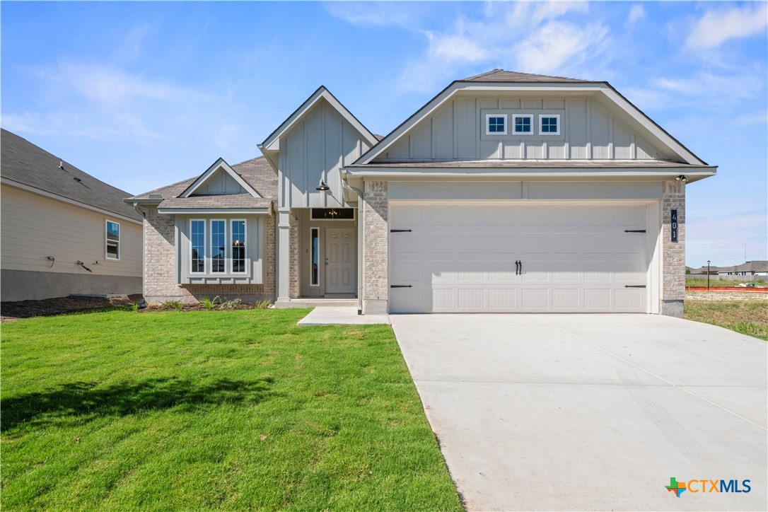 401 University Avenue, Troy, TX 76579 — photo 1