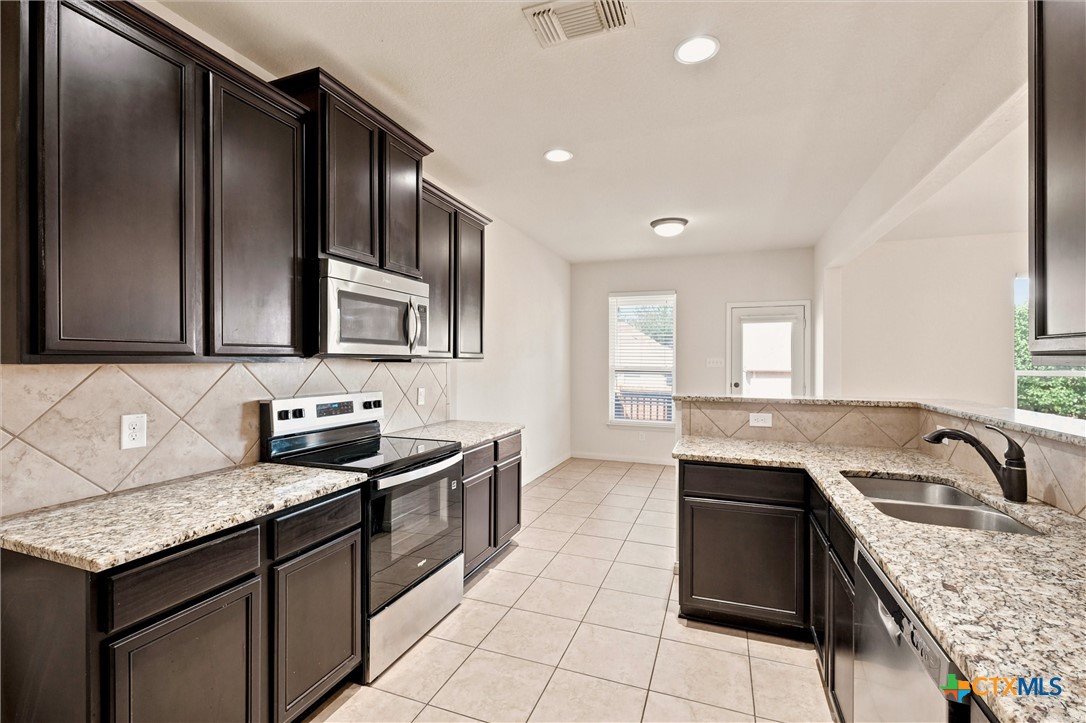261 Primrose Way, New Braunfels, TX 78132 — photo 1