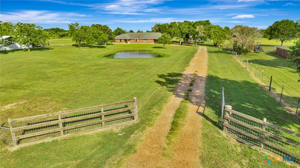213 Wearden Drive, Victoria, TX 77904 — photo 1