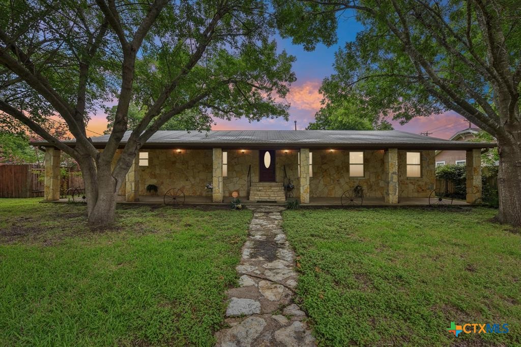 205 N Avenue E., Elgin, TX 78621 — photo 1