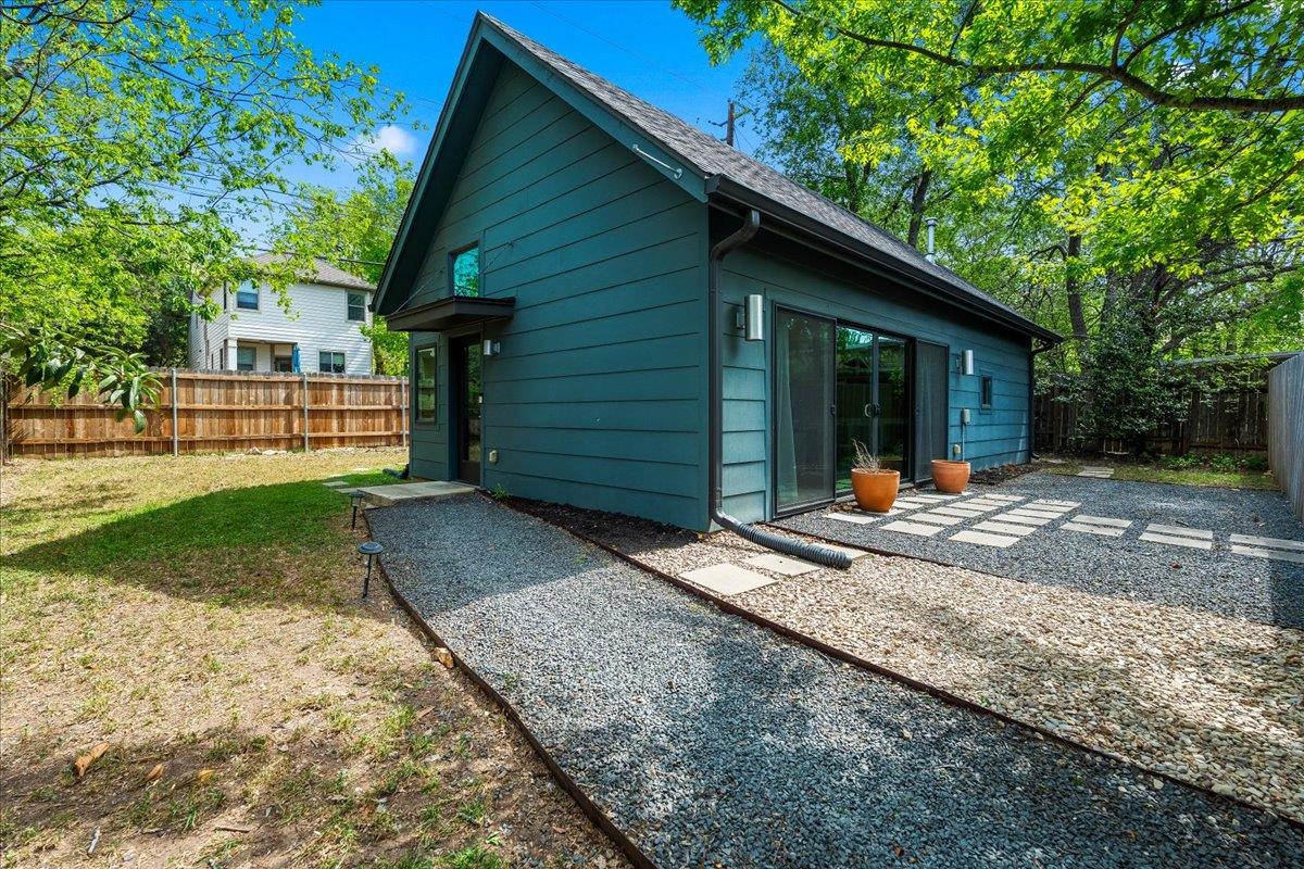 1808 Forest Hill Dr, Austin, TX 78745 — photo 1