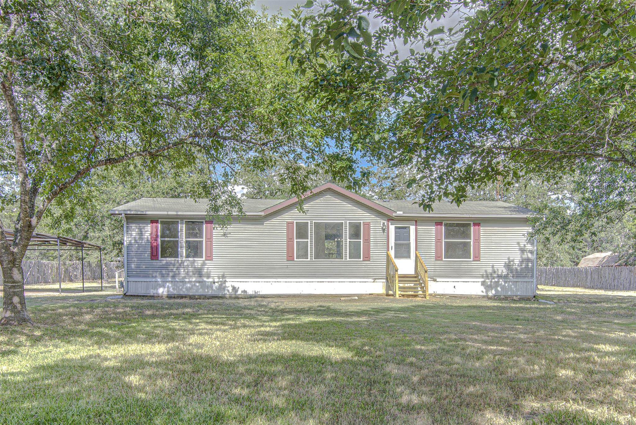 185 Peace Pipe, Smithville, TX 78957 — photo 1