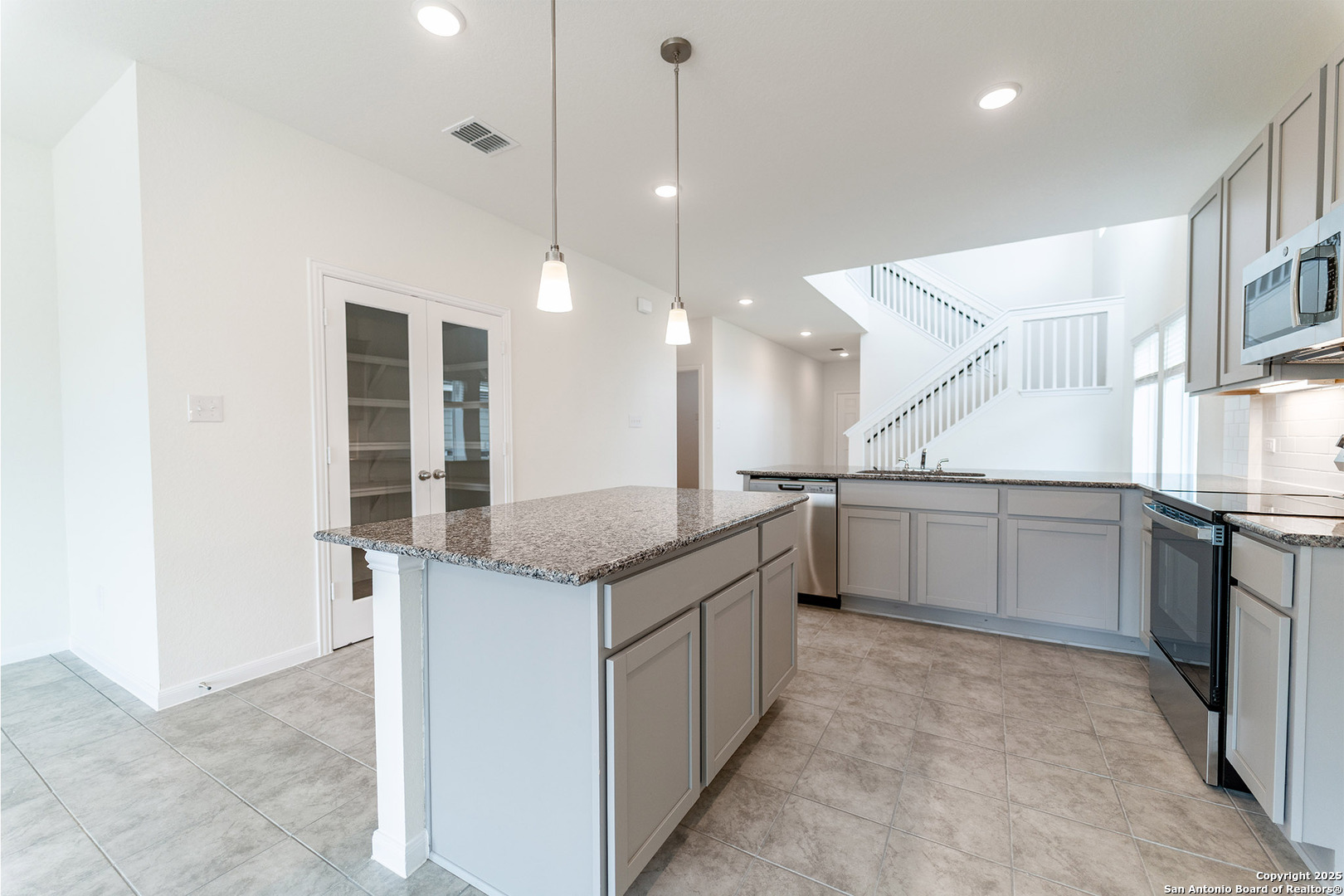 117 Lina Way, ,  78155 — photo 1