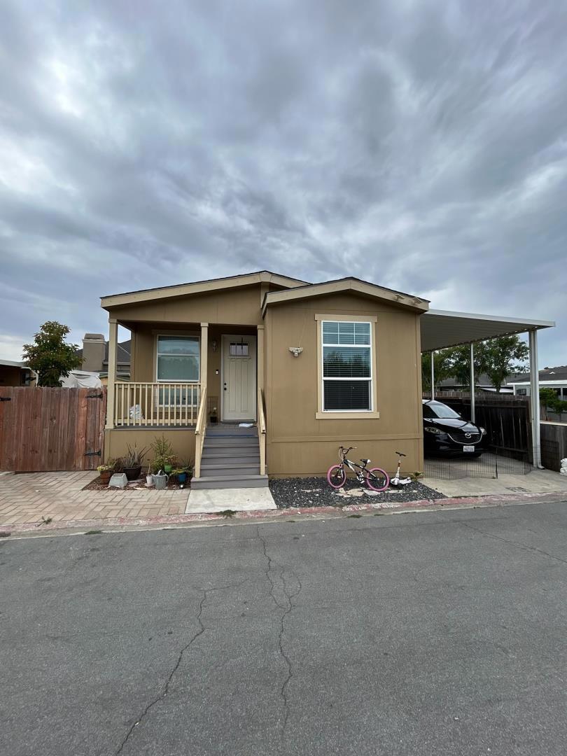 200 Burnett Avenue 70
