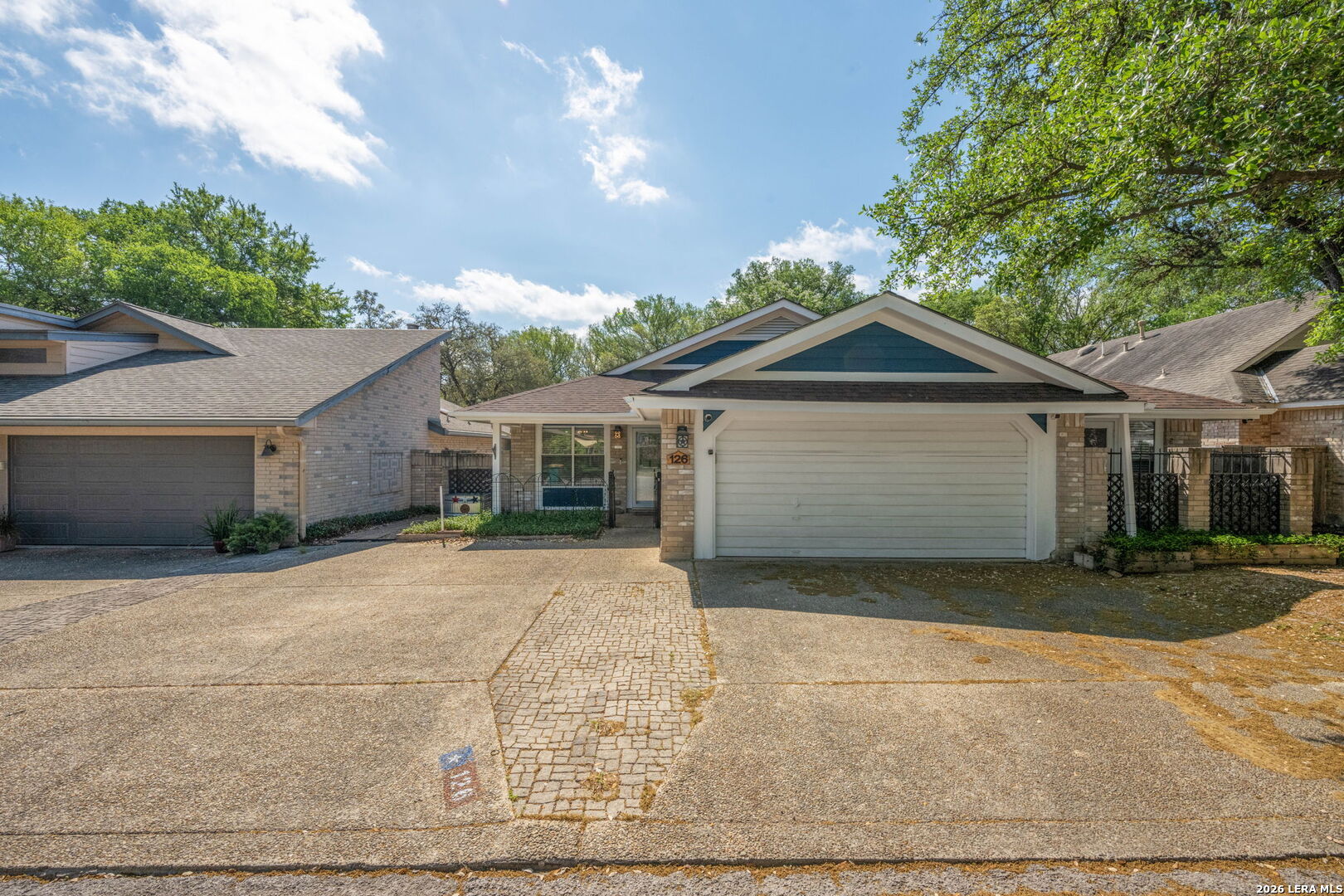 126 Golden Way, Universal City, TX 78148 — photo 1