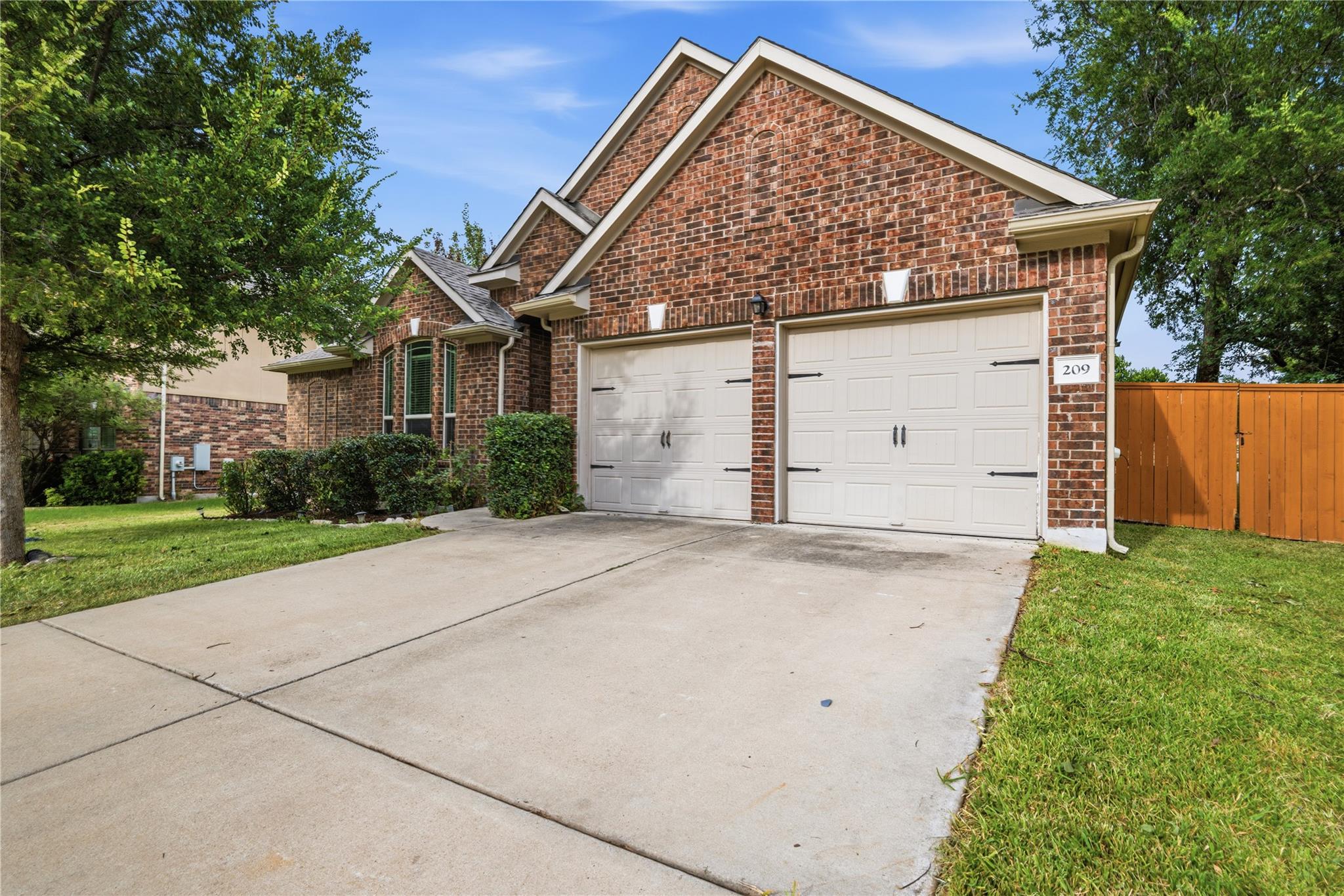 209 Monahans, Georgetown, TX 78628 — photo 1