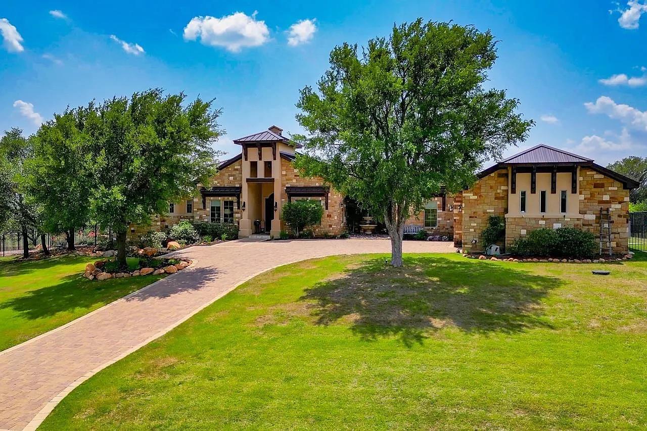 143 Westgate Loop, Horseshoe Bay, TX 78657 — photo 1