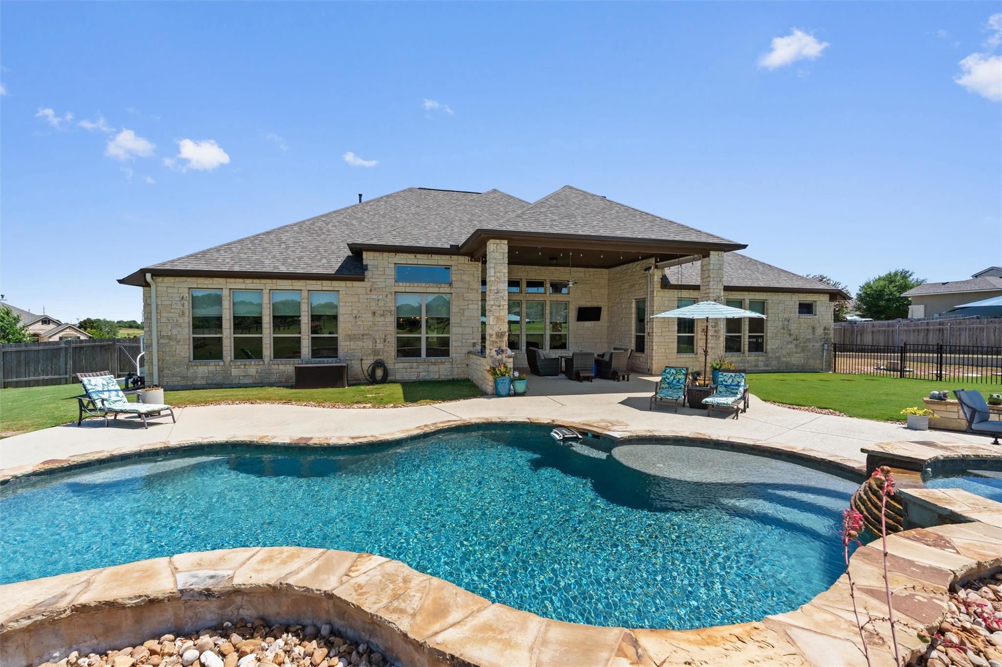 209 Vienna, Hutto, TX 78634 — photo 1