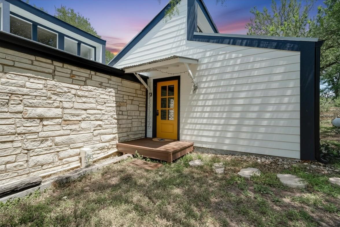 150 Lakeview, Del Valle, TX 78617 — photo 1
