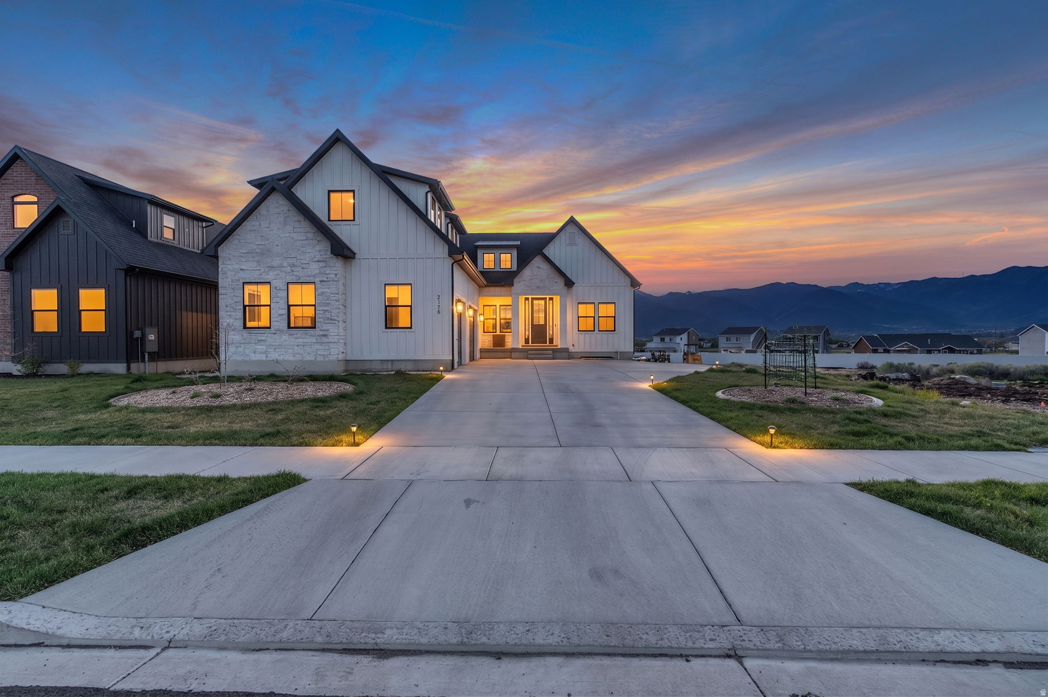 1178 S LAUREN LN