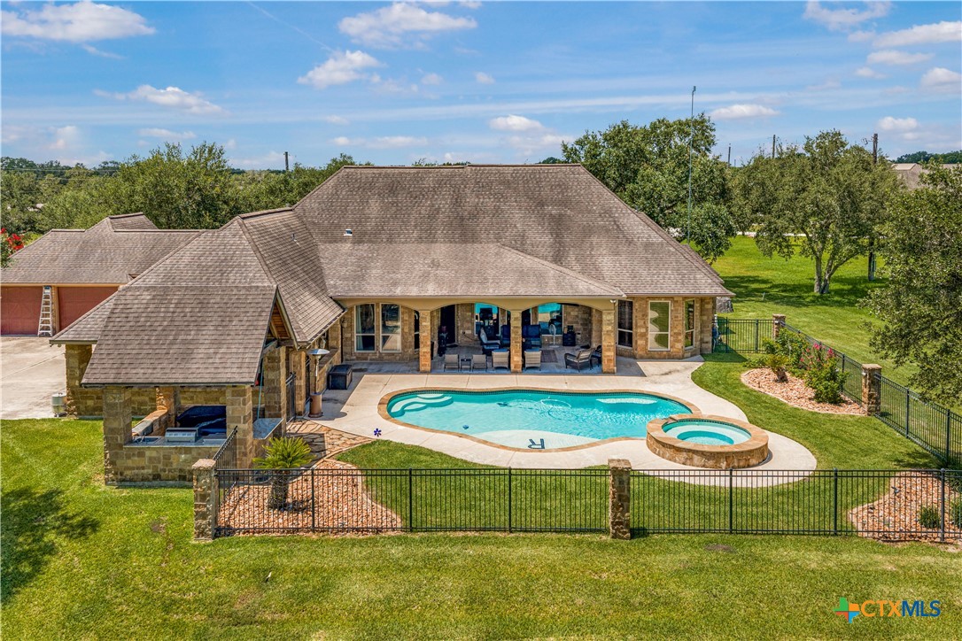 178 Juniper Trail, Yoakum, TX 77995 — photo 1