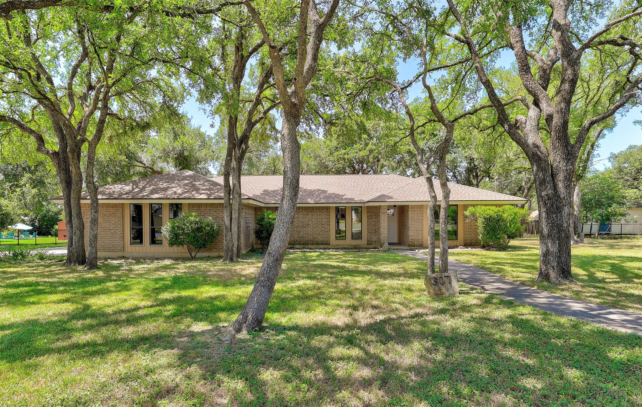 307 Las Plumas, Georgetown, TX 78628 — photo 1