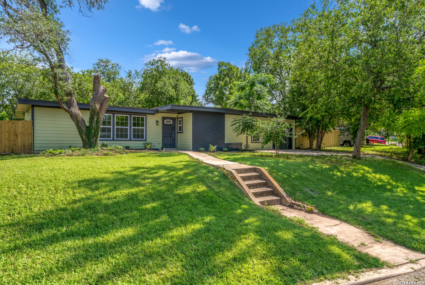 546 BYRNES DR, ,  78209 — photo 1