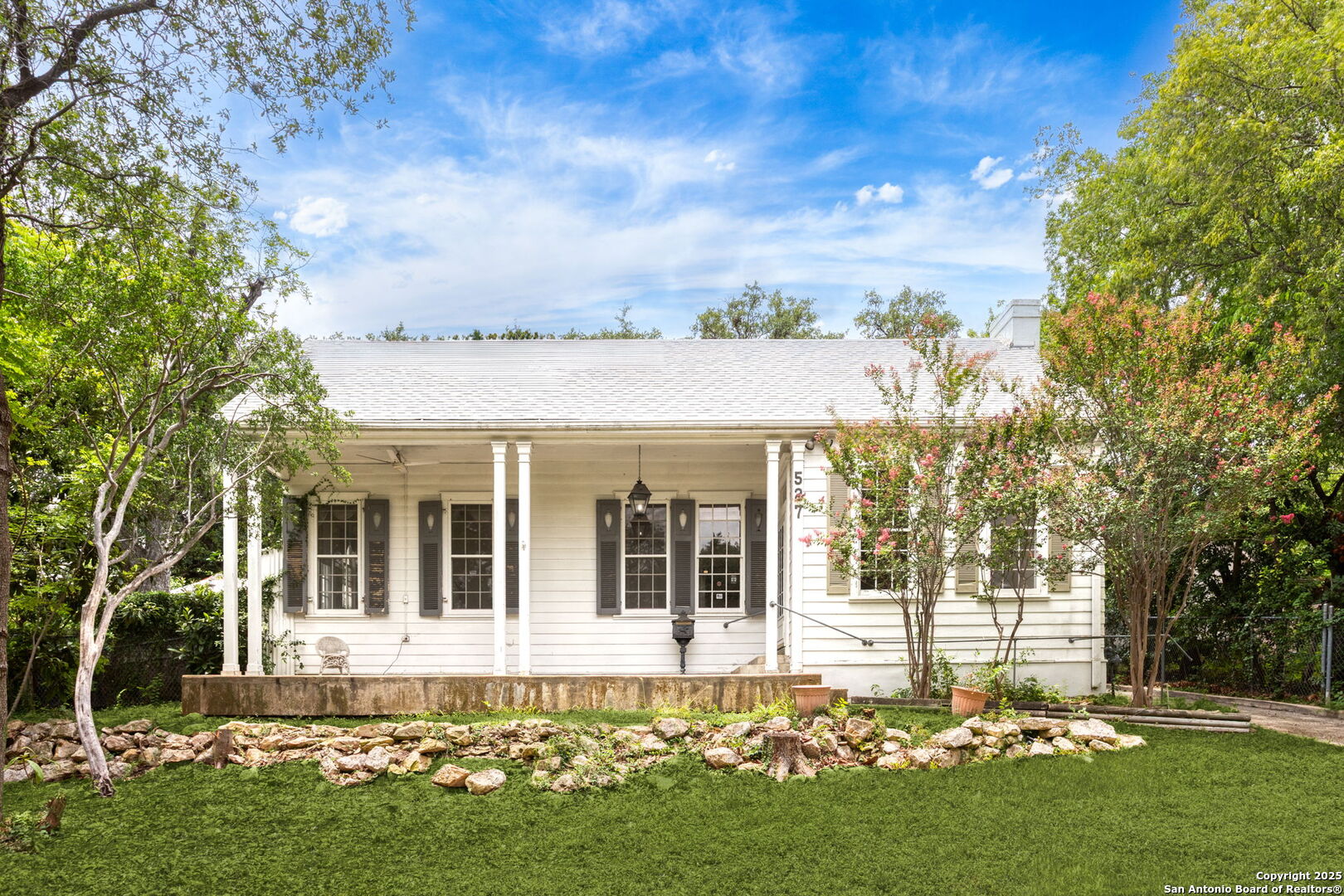 527 Kings Ct, San Antonio, TX 78212 — photo 1