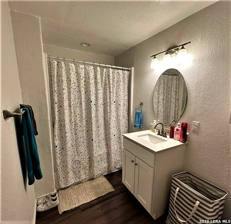 415 Erskine, , 78155 — photo 1