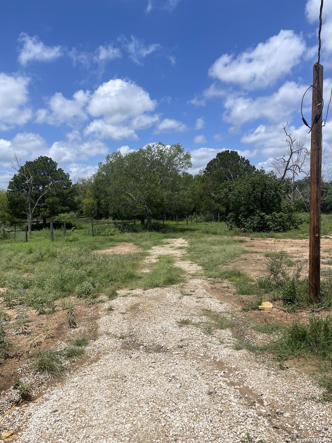 138 Country View, ,  78114 — photo 1