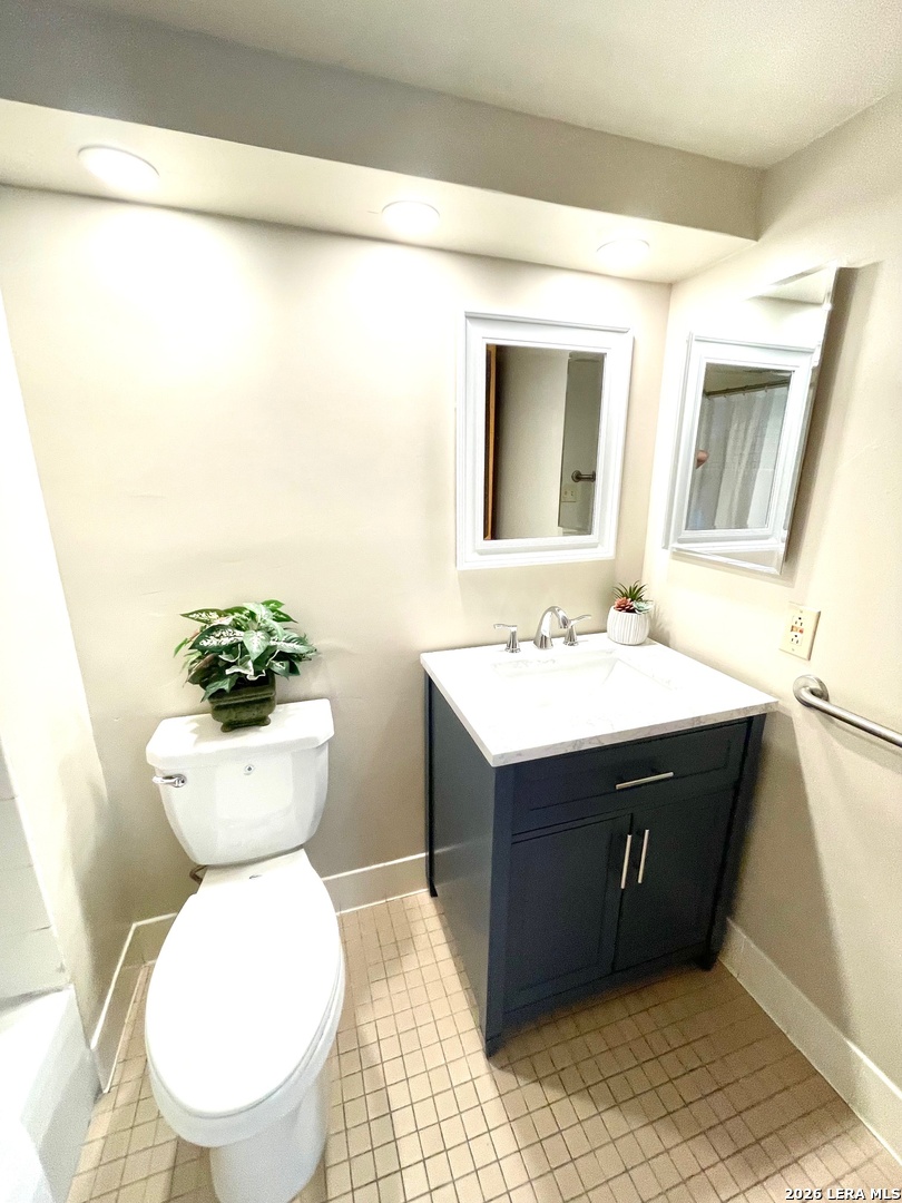 1012 Guadalupe St, ,  78028 — photo 1