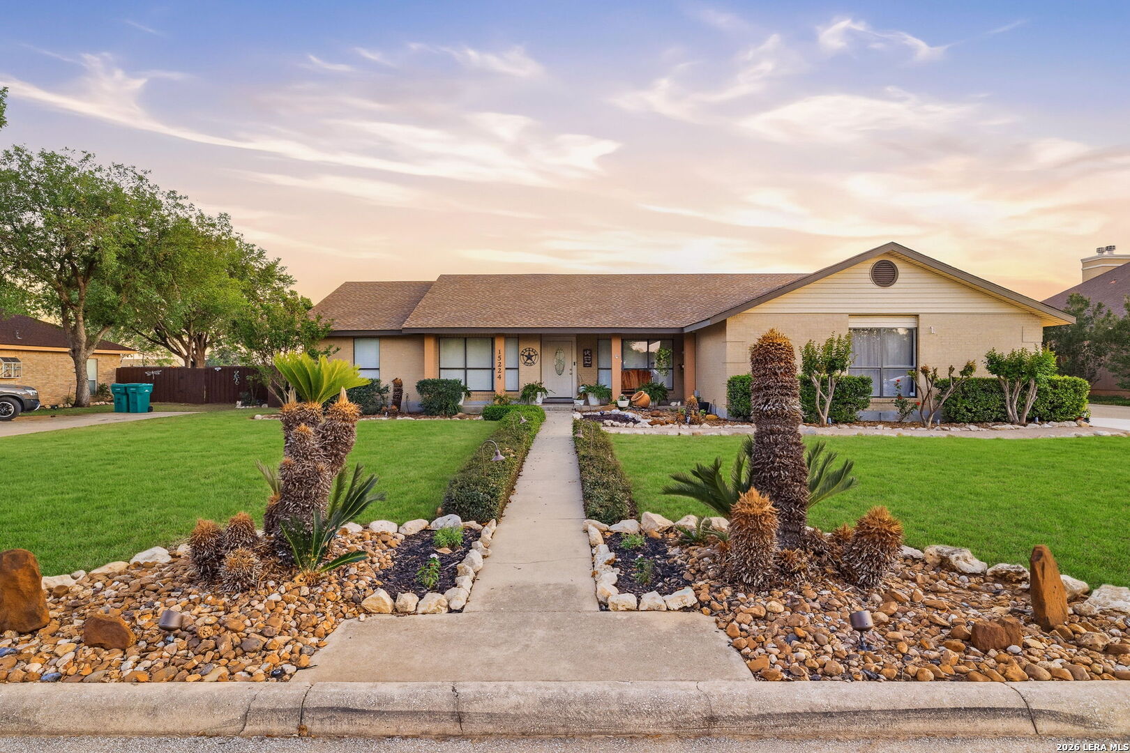 15224 PARK PLACE DR, Lytle, TX 78052 — photo 1