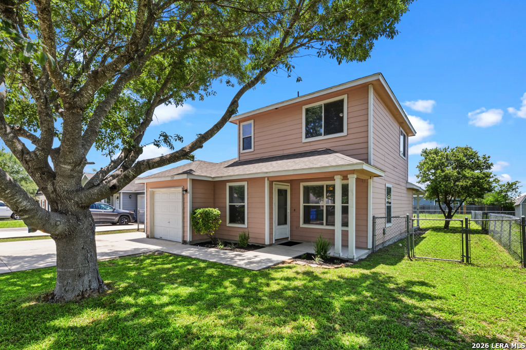 527 Roosevelt, Seguin, TX 78155 — photo 1