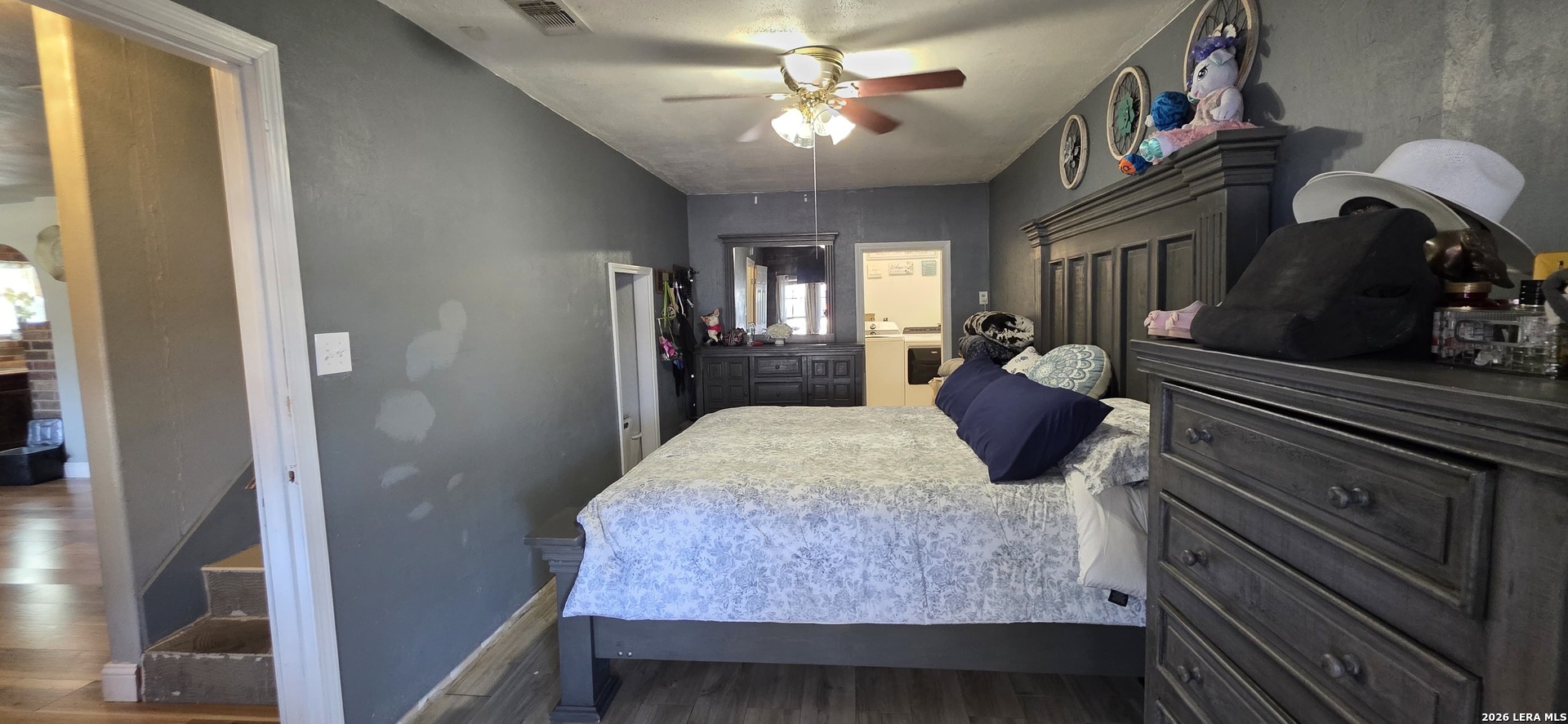 2450 jesusita, ,  78237 — photo 1