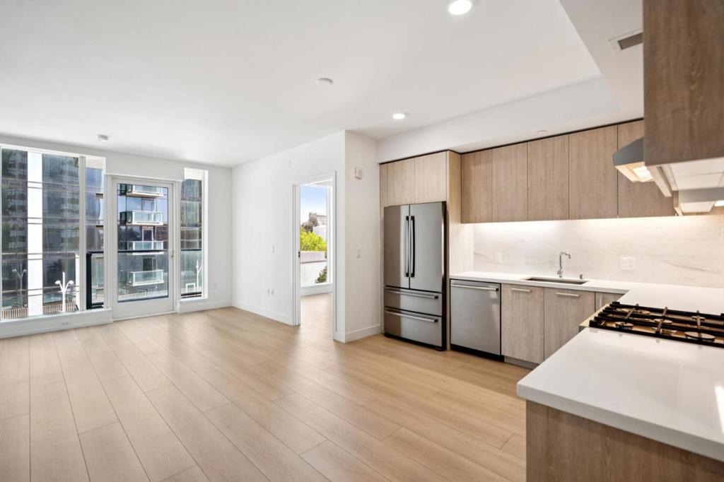 188 West St. James Street 11315, San Jose, CA 95110 — photo 1