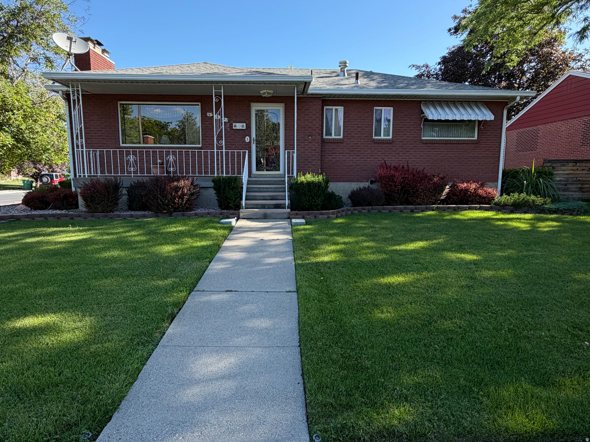 592 W LASALLE DR, Murray, UT 84123 — photo 1