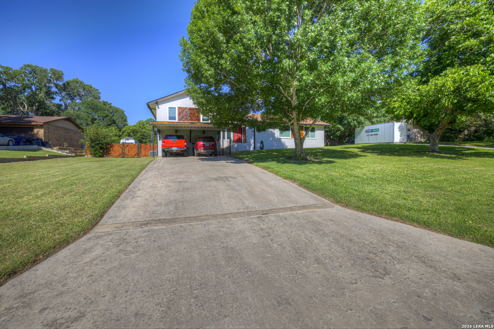 96 HAMPTON DR, , 78155 — photo 1