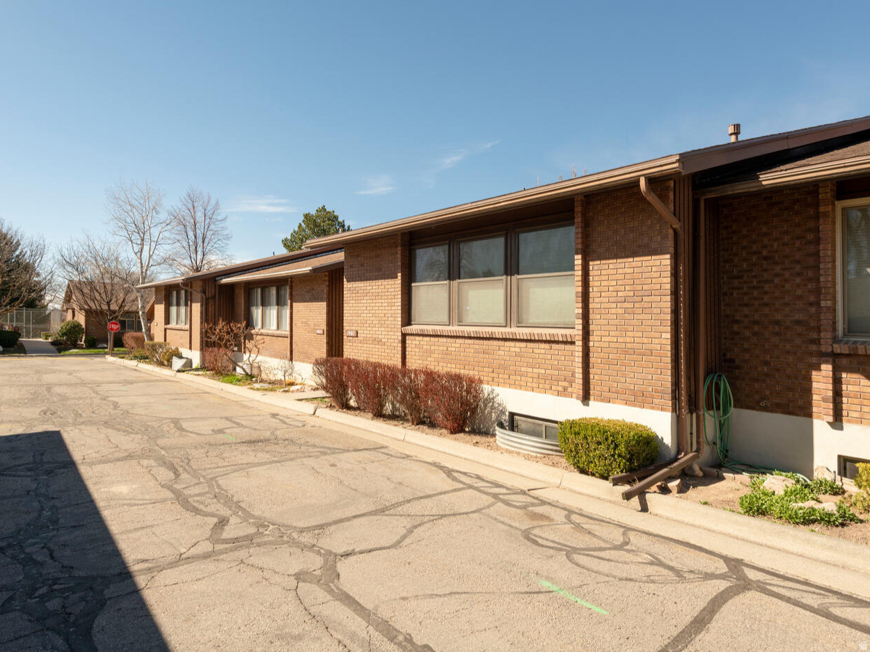 1907 E 3380 S, Millcreek, UT 84106 — photo 1