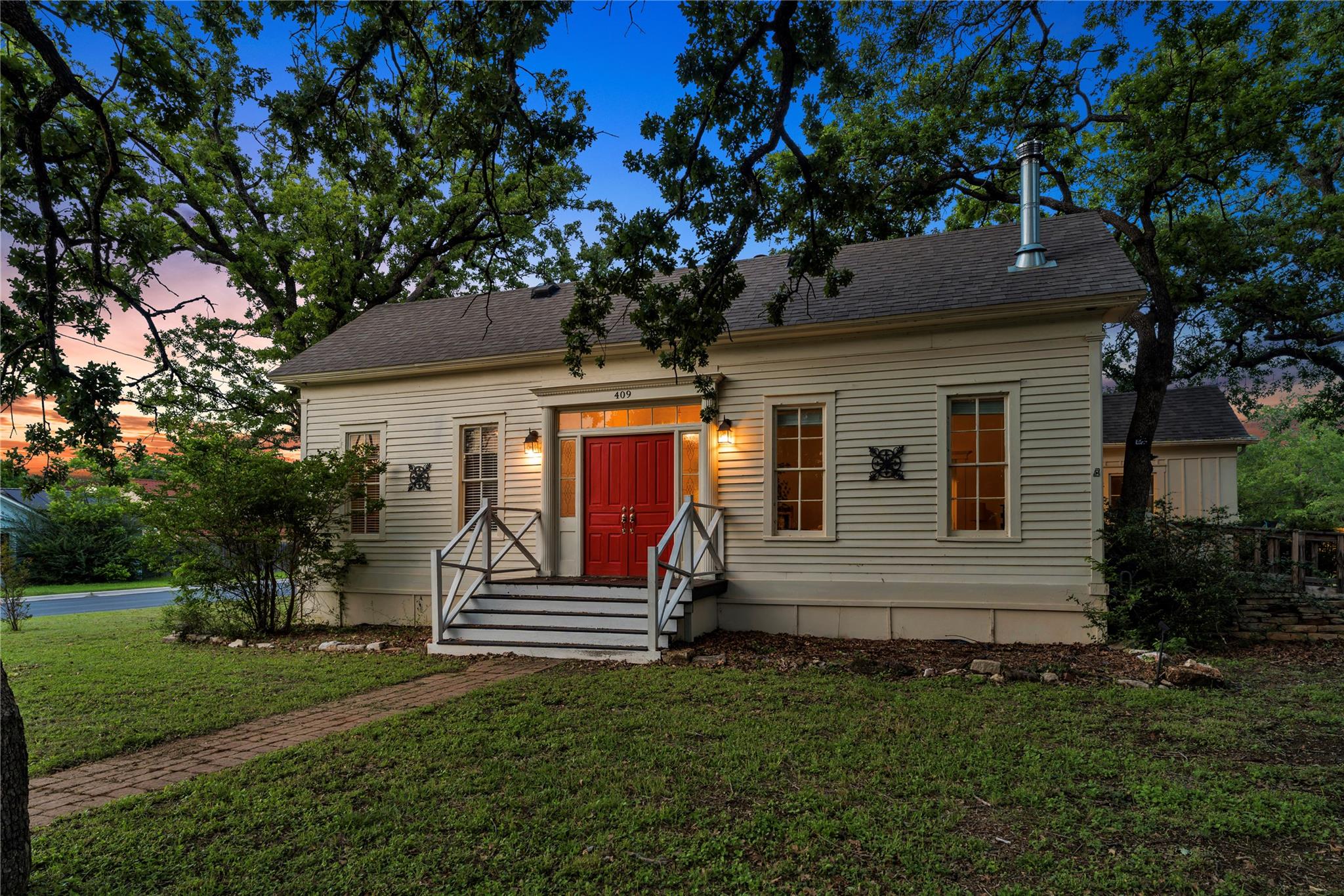 409 Main, Burnet, TX 78611 — photo 1