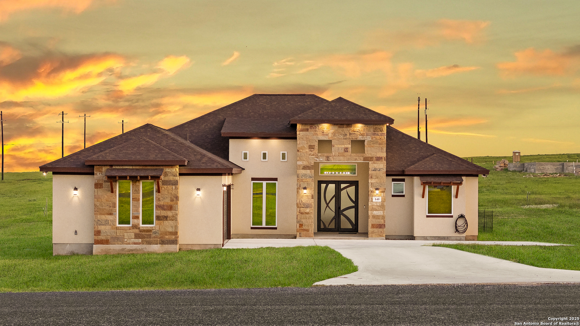 140 Summer Meadow Dr, La Vernia, TX 78121 — photo 1
