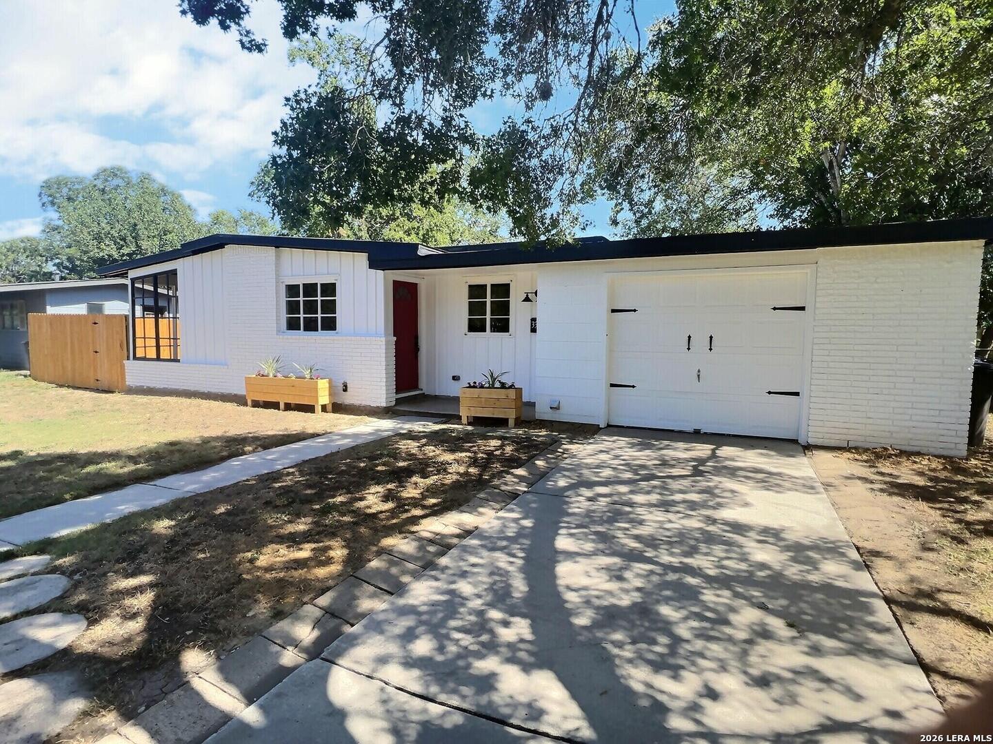 338 Brettonwood, San Antonio, TX 78218 — photo 1