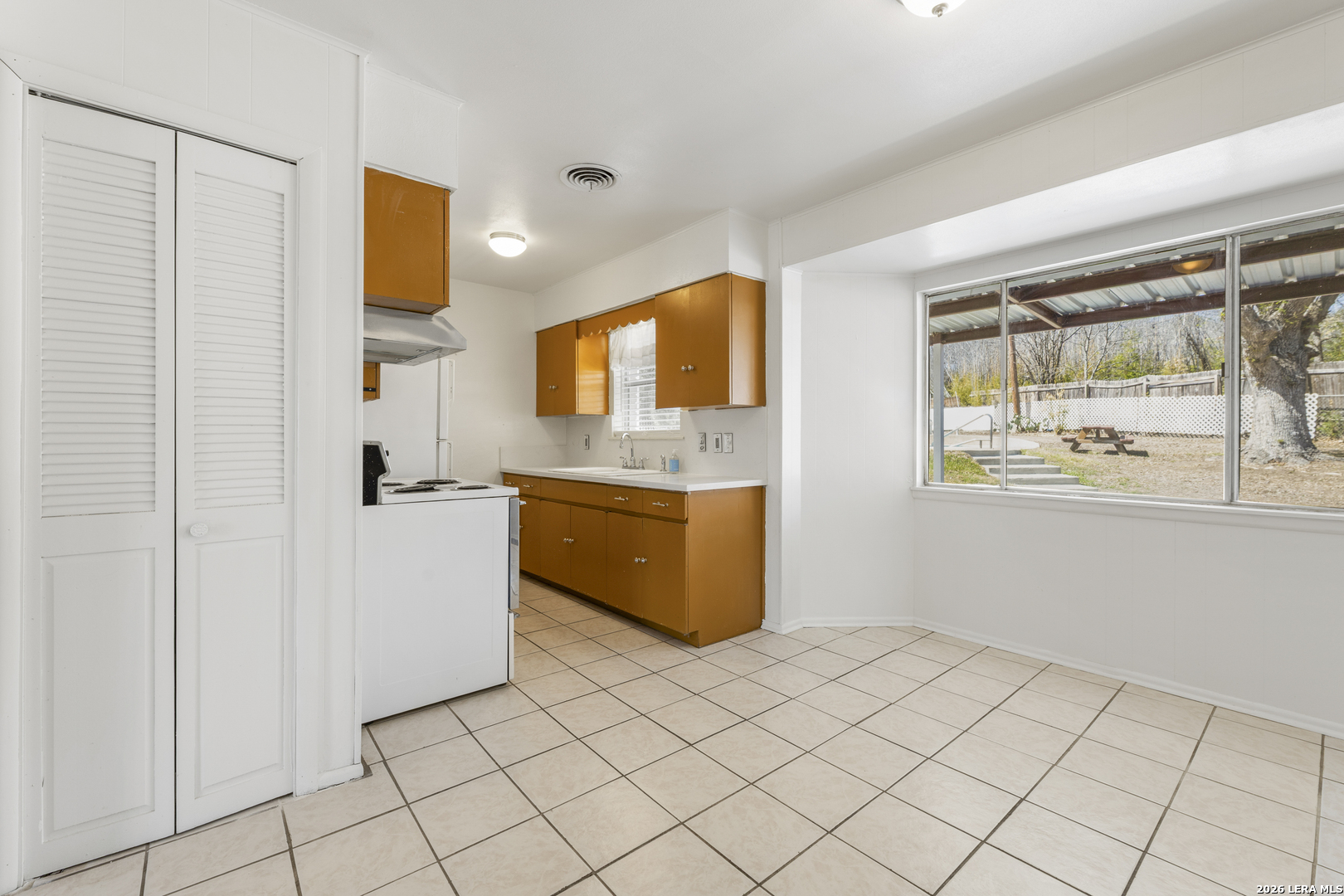619 Northtrail, , 78216 — photo 1