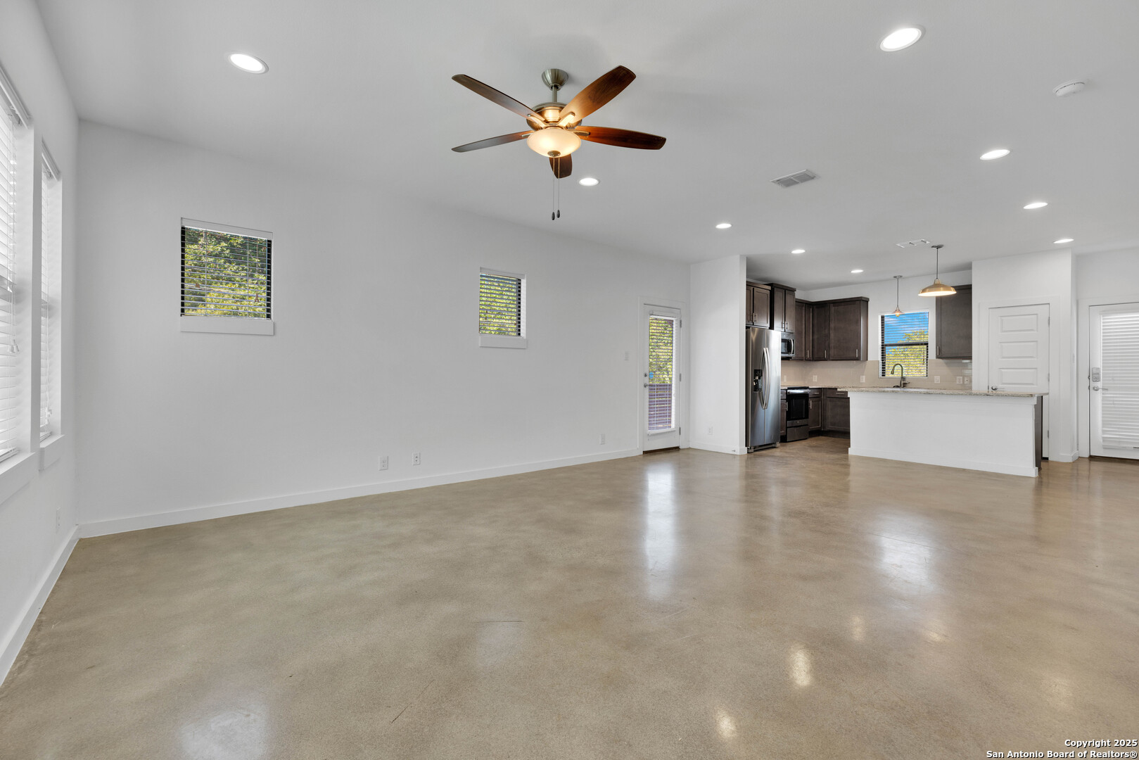 1162 N Olive St, San Antonio, TX 78202 — photo 1