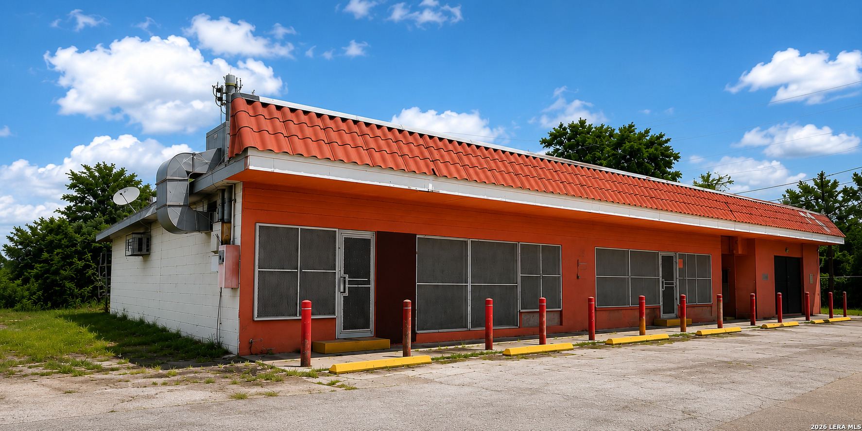727 Historic Old Hwy 90, San Antonio, TX 78237 — photo 1