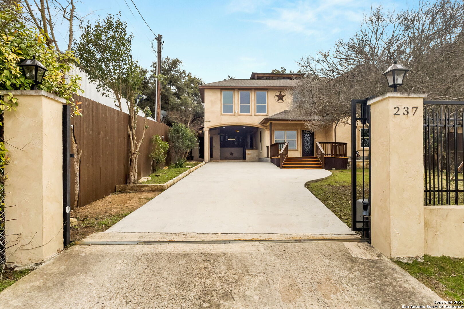237 Wild Oak