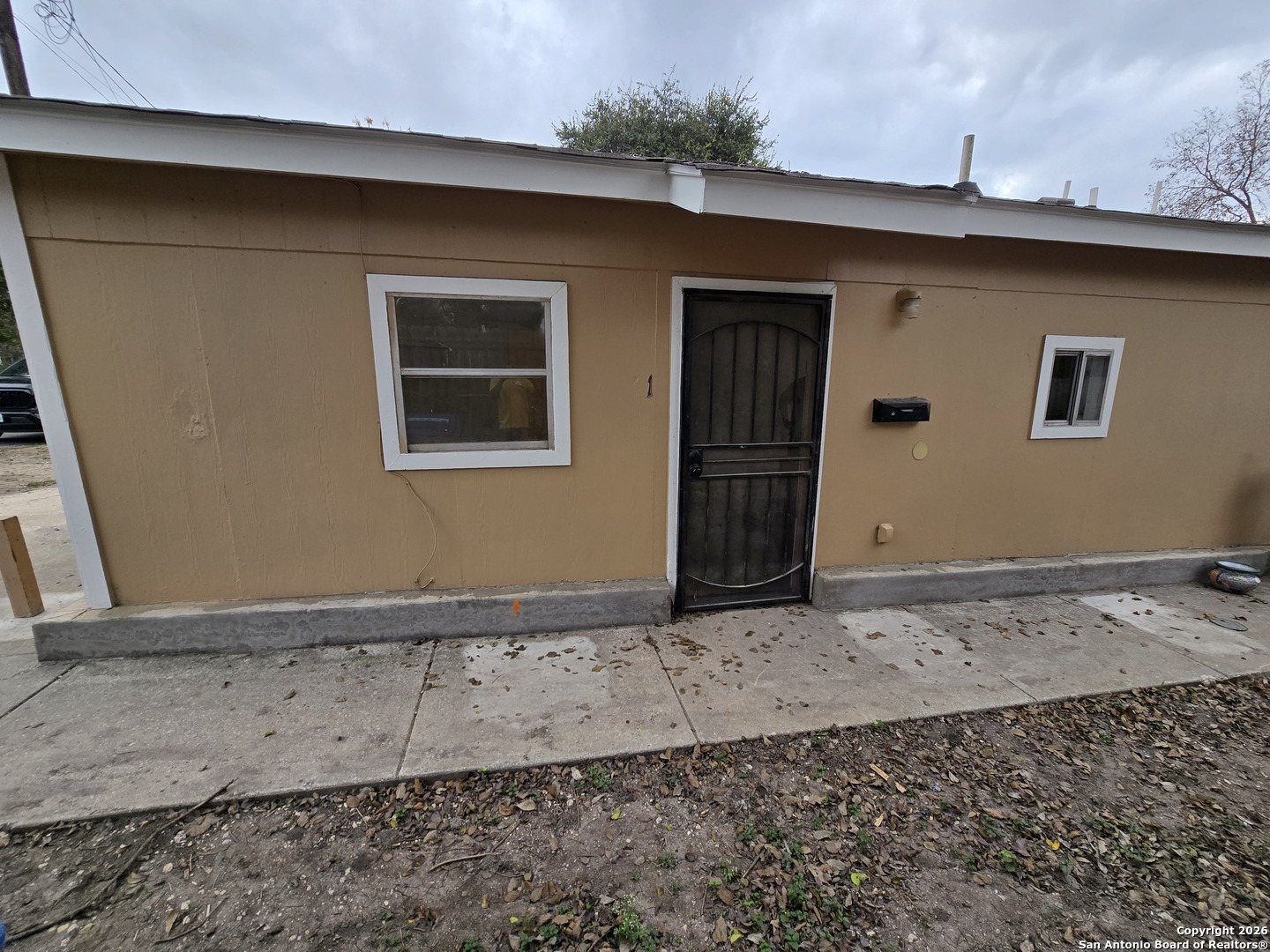 113 Cox, ,  78223 — photo 1