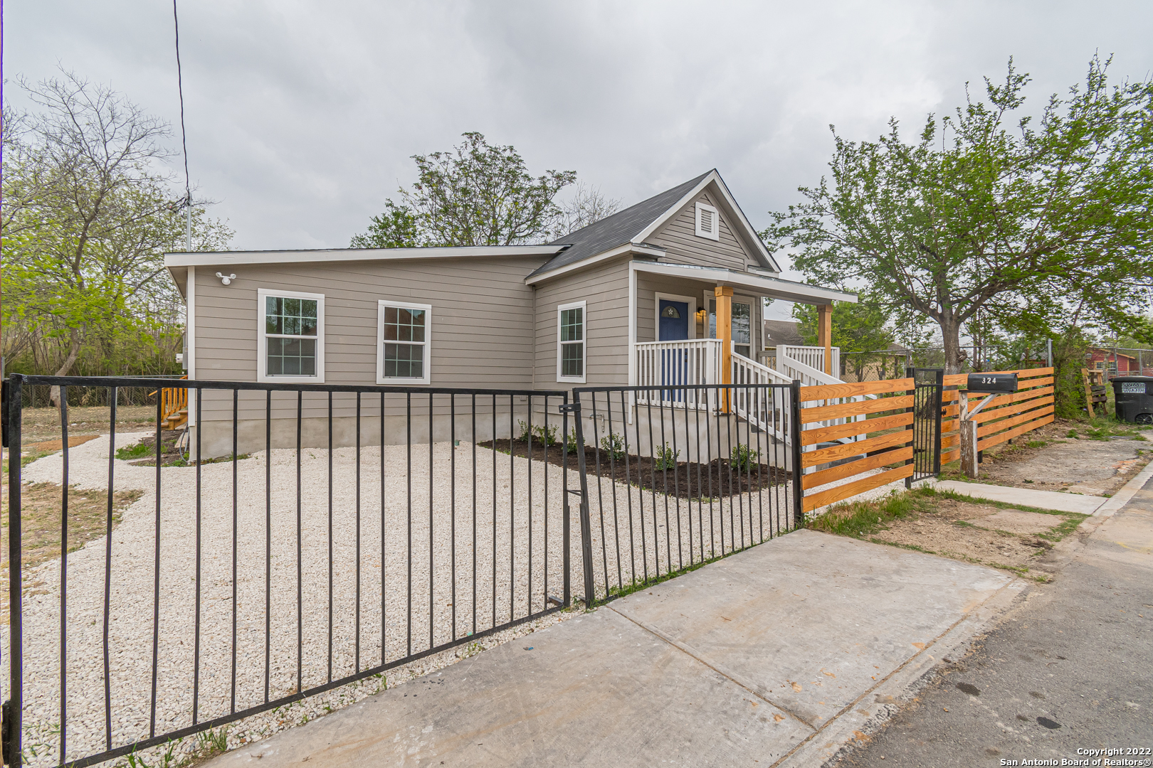 324 Bargas St, ,  78210 — photo 1