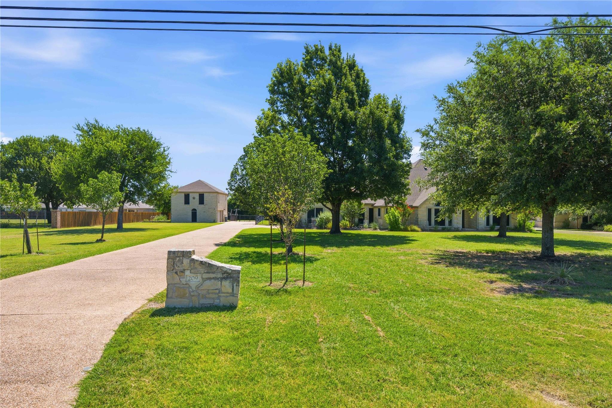 209 Park Place, Georgetown, TX 78628 — photo 1