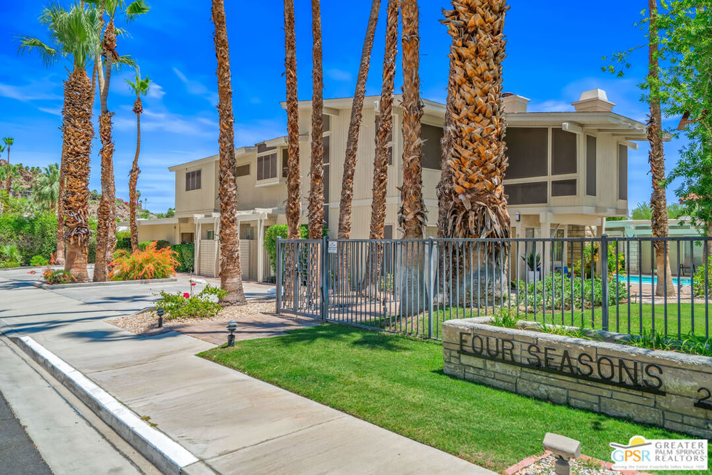 290 S San Jacinto Drive 3, Palm Springs, CA 92262 — photo 1