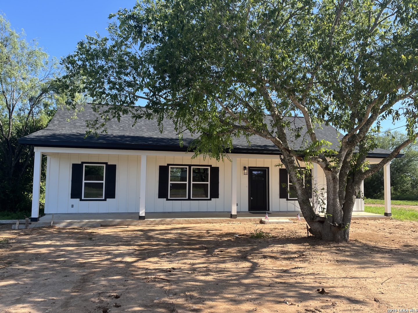 215 county road 1614, ,  78057 — photo 1