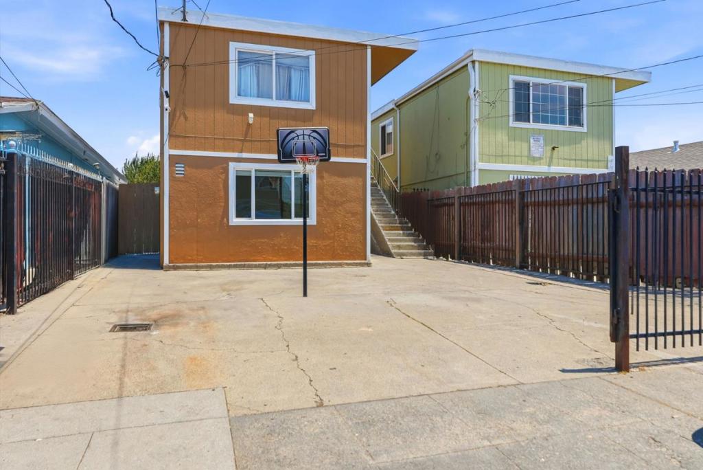 642 Douglas Avenue, Oakland, CA 94603 — photo 1