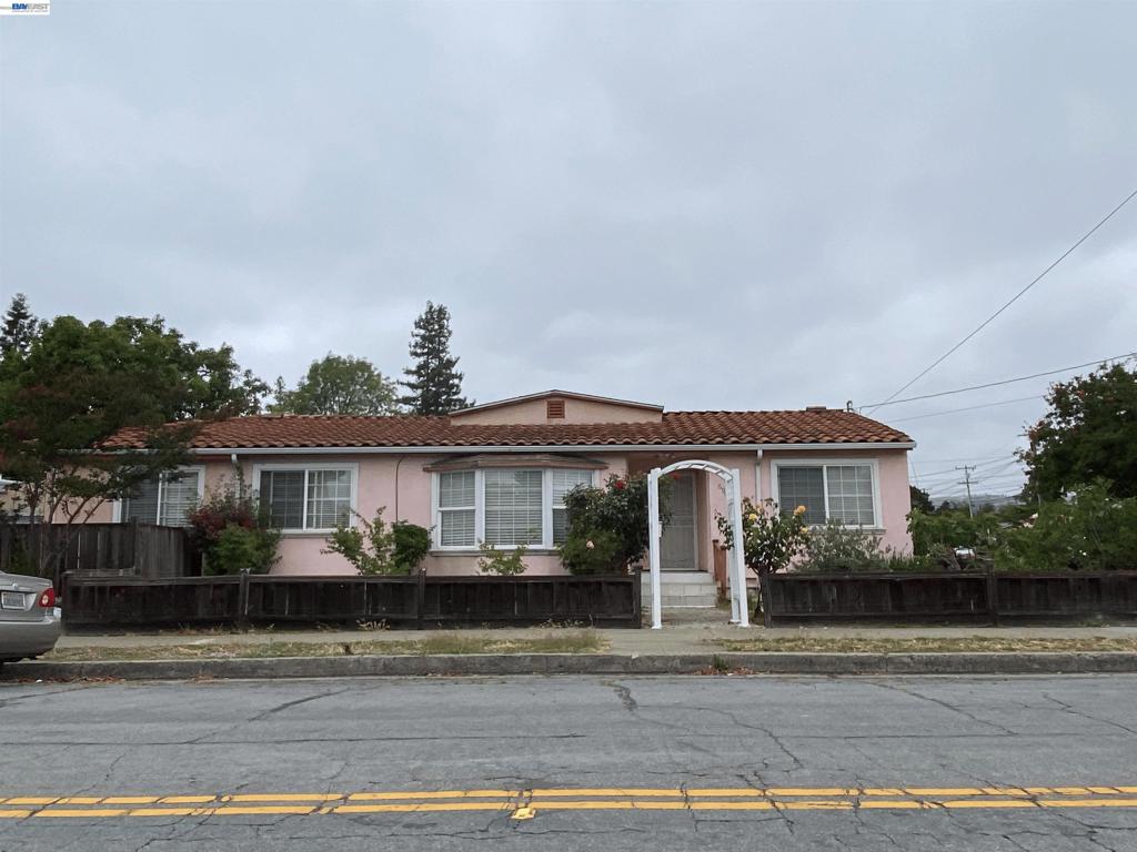 690 Dowling Blvd, San Leandro, CA 94577 — photo 1