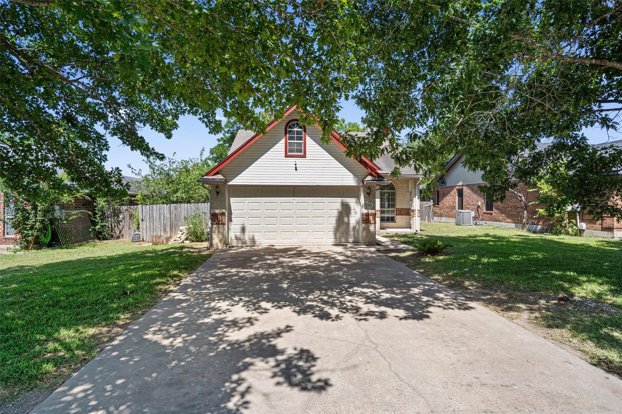 2307 Davis, Taylor, TX 76574 — photo 1